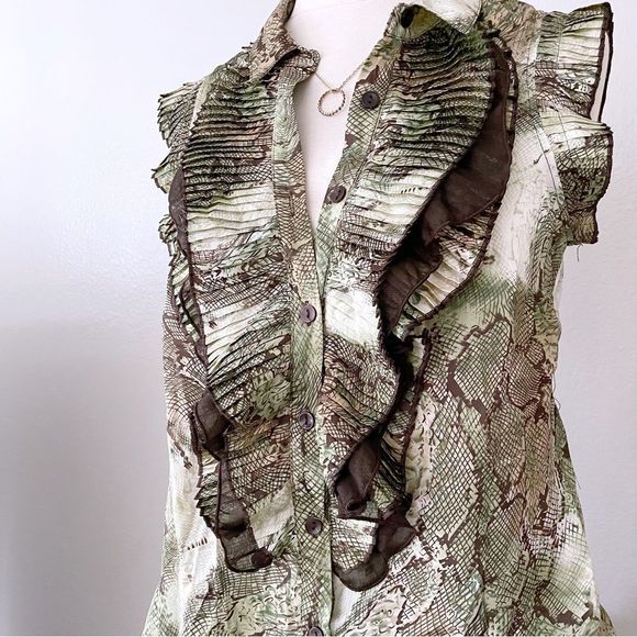 Multicolor Ruffled Button Front Top - Picture 2 of 5